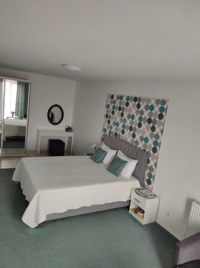 Dc Ghencea 158 Self Check-In Apartment Bukares Bagian luar foto